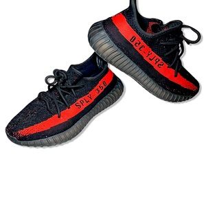 YEEZY size mens 5 slightly worn